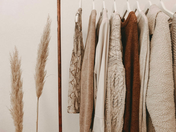 5 pièces intemporelles pour une garde-robe qui dure