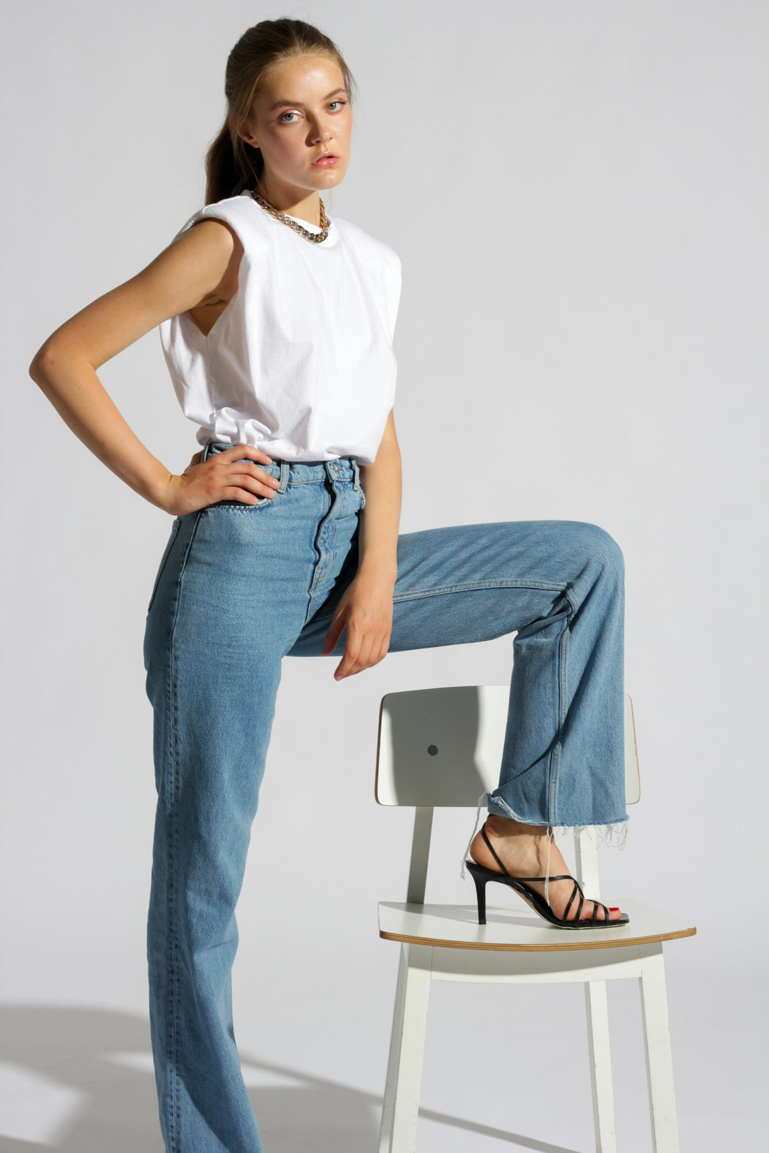 Comment porter un jean taille haute et coupe large